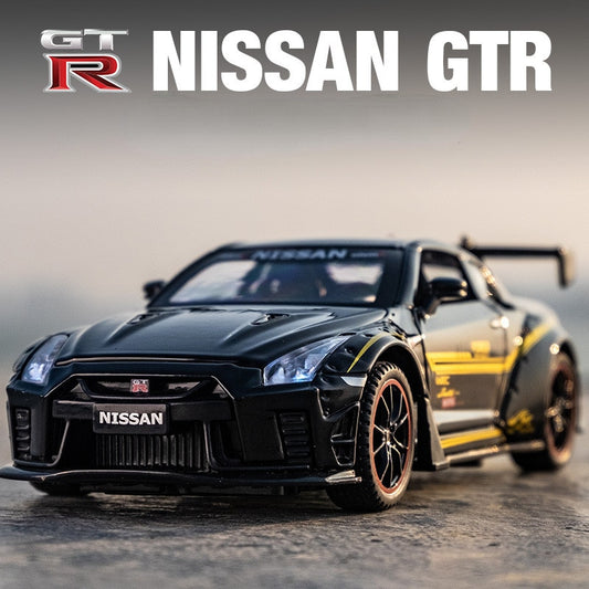 1:32 Nissan GTR R35 Racing Car Model. Vehicles/Sound And Light